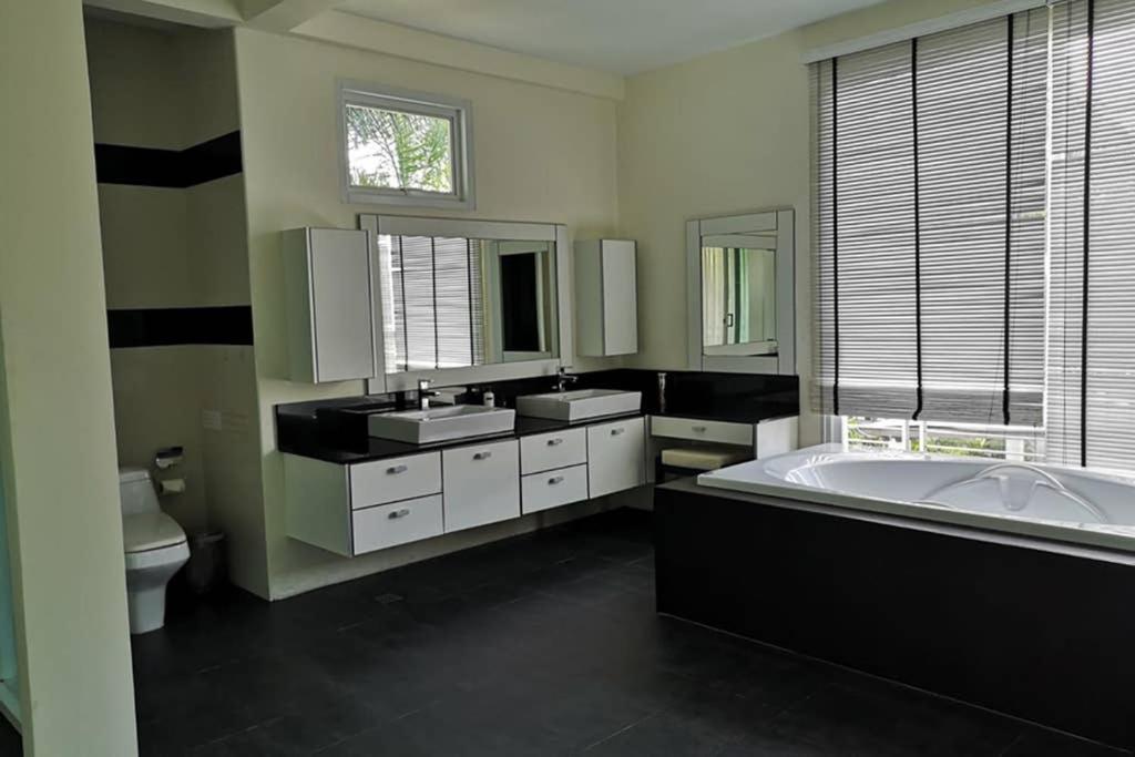 4 Bedroom Villa Kamala Beach Phuket Dış mekan fotoğraf